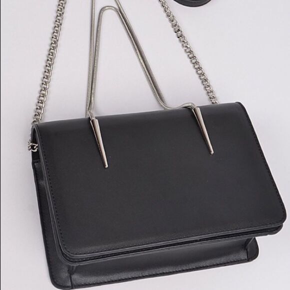 White Unique Chain Clutch - Picture 4 of 9